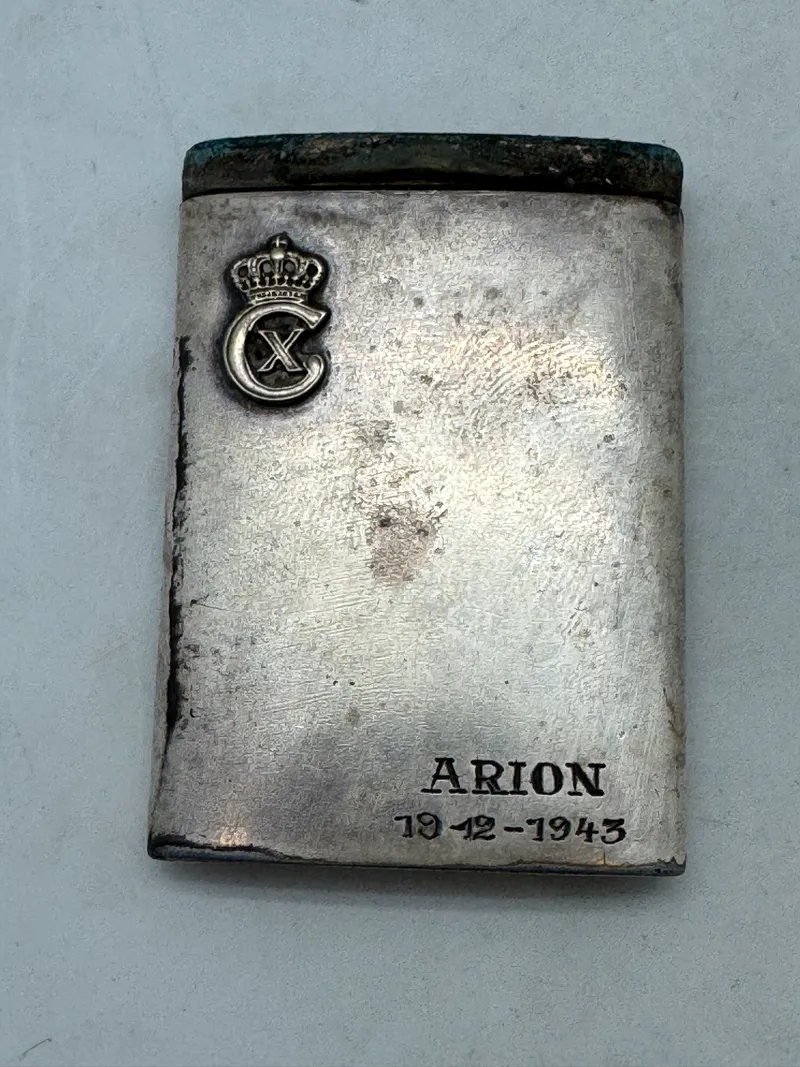 Kong Christian X æske dateret 1943
