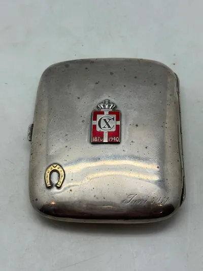 Originalt sølv cigaretetui med kongemærke rubin, guldmærke