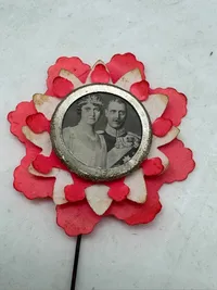 Original pin fra Kongeparrets sølvbryllup i 1923