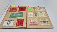 Sjælden original dansk ww2 scrapbog med masser af rationeringsmærker, biografbilletter, OPRAAB, propaganda og meget mere