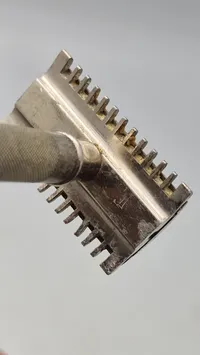 Original tysk Rotbart mond extra razor 8064/65 i bakelit æske fra ca 1940 med tilhørende barberblade i original indpakning