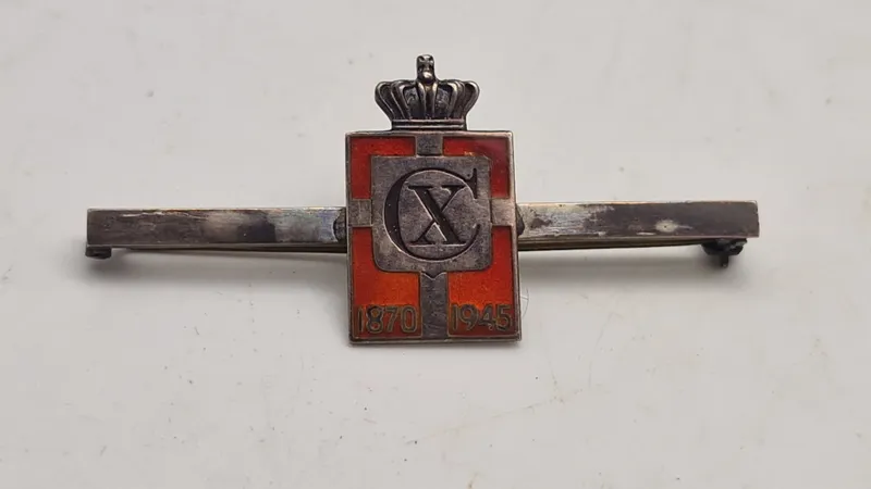 Slipsenål af sterlingsølv med Georg Jensen kongemærket