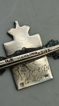 Veludført original Georg Jensen nål af sterlingsølv