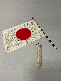 Originalt transportabelt WW2 Good Luck Flag (寄せ書き日の丸, yosegaki hinomaru)