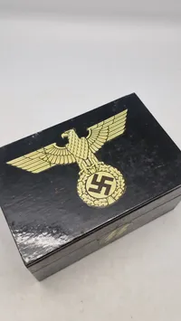 Waffen SS æske, efterkrigs