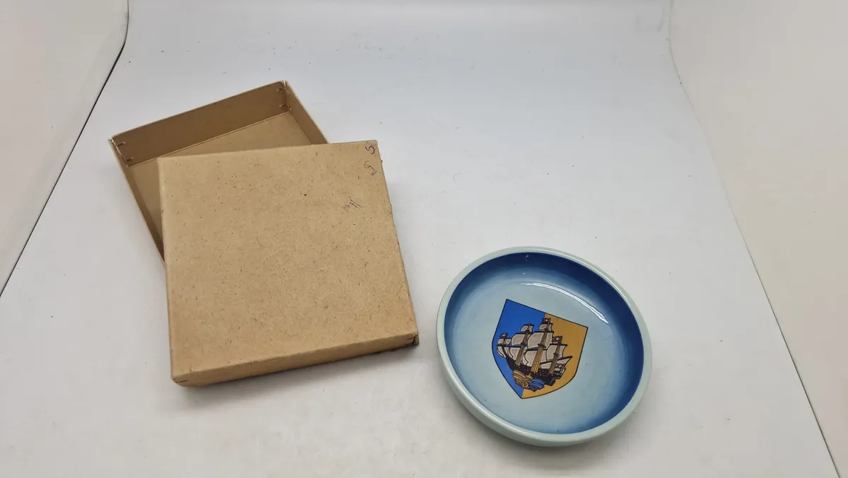 Original Søholm plakette med motiv fra Bornholms værn