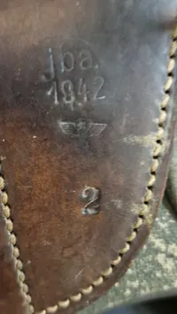 Original tysk ww2 saddel fra 1942. Rigtig godt stemplet