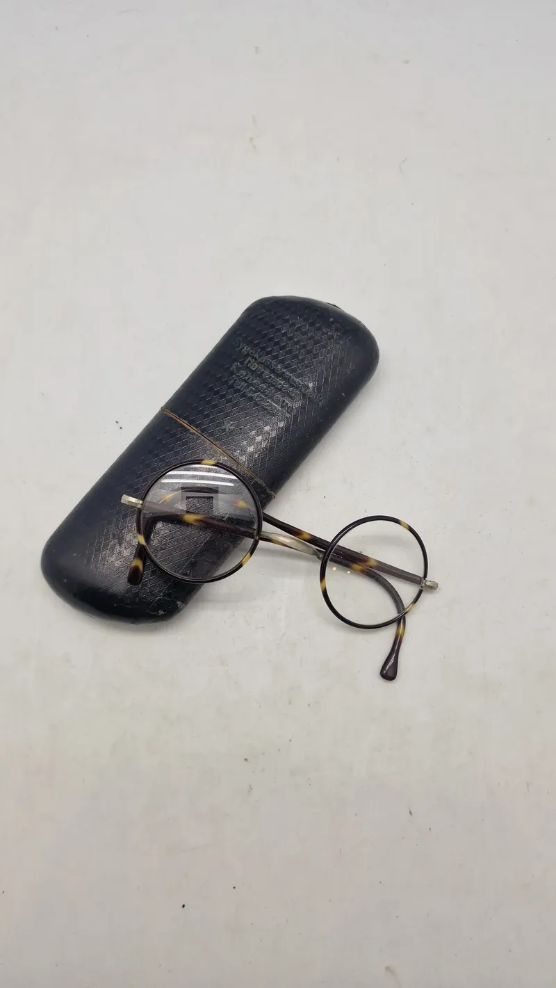 Sæt ældre briller fra sygekassens optik