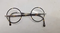 Sæt ældre briller fra sygekassens optik