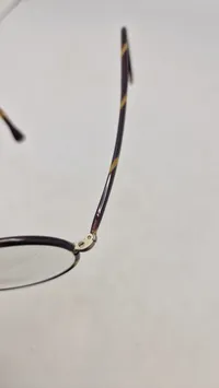 Sæt ældre briller fra sygekassens optik