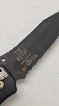 UZI defender med æske
