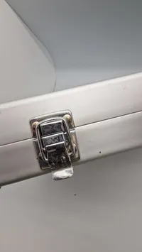 Metal transport og udstillingskuffert