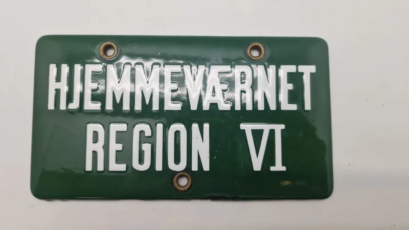 Emalje nummerplade Hjemmeværnet Region VI - pæn