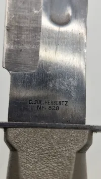 Overlevelseskniv, Bowie-type stemplet : G.Juel-Herbertz nr. 828