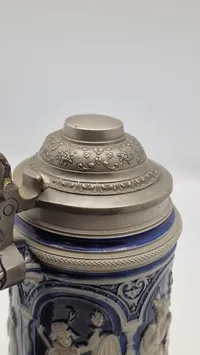 Tysk drikkekrus med tin låg