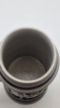 Tysk drikkekrus med tin låg