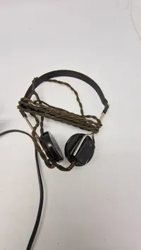 2 sæt forskellige hovedtelefoner