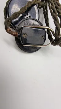 2 sæt forskellige hovedtelefoner