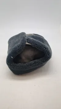 østtysk NVA ushanka-hue med kokarde i grå kunstpels
