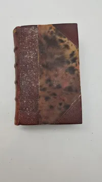 Sjældent originalt  eks af Danske lov fra 1753 med ex libris fra Knud Honoré Oldenlow ( direktør for Grønlands Styrelse fra 1938 til 1948)