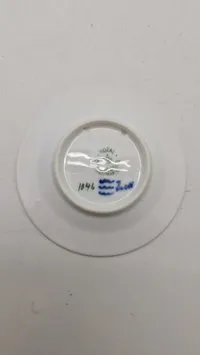 Royal Copenhagen mindeplatte med motiver af Dannebrog og Kronborg