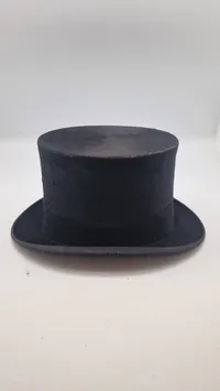 Elegant høj hat med kasse