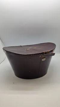 Elegant høj hat med kasse