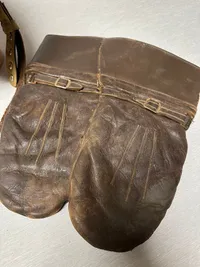 Original Dansk ordonnans hjelm og Handsker, Nimbus