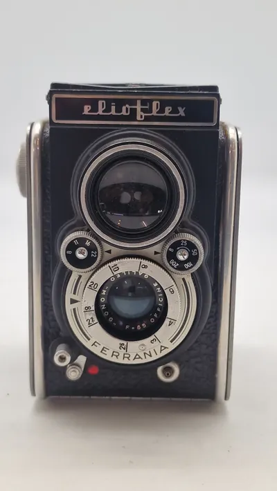 Ferrania Elioflex 6x6 pseudo TLR-kamera