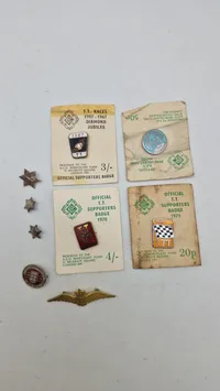 Samling pins og mærker