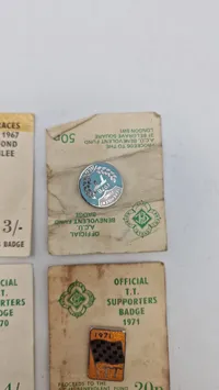 Samling pins og mærker