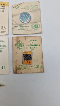 Samling pins og mærker