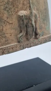 Thailandsk tempelklokke fra oldtiden. Ældre reproduktion