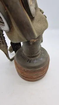Original tysk ww2 gasmaske med et manglende øjn glas