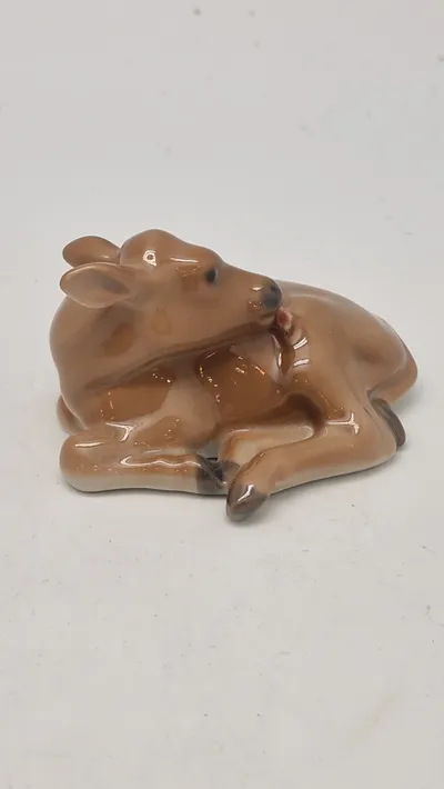 Bing & Grøndahl Mors Dag figur, der forestiller en kalv