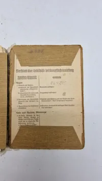 Original tysk hjelm med solbuch. Opsat på plade med fuld historie (såret på fronten)