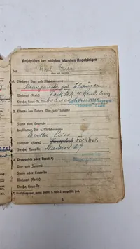 Original tysk hjelm med solbuch. Opsat på plade med fuld historie (såret på fronten)