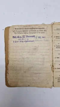 Original tysk hjelm med solbuch. Opsat på plade med fuld historie (såret på fronten)
