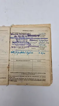 Original tysk hjelm med solbuch. Opsat på plade med fuld historie (såret på fronten)
