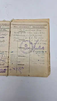 Original tysk hjelm med solbuch. Opsat på plade med fuld historie (såret på fronten)