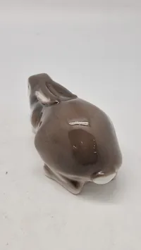 Bing & Grøndahl figur, Liggende Kanin nr. 2421