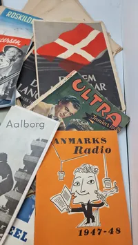 Samling diverse blade og bøger