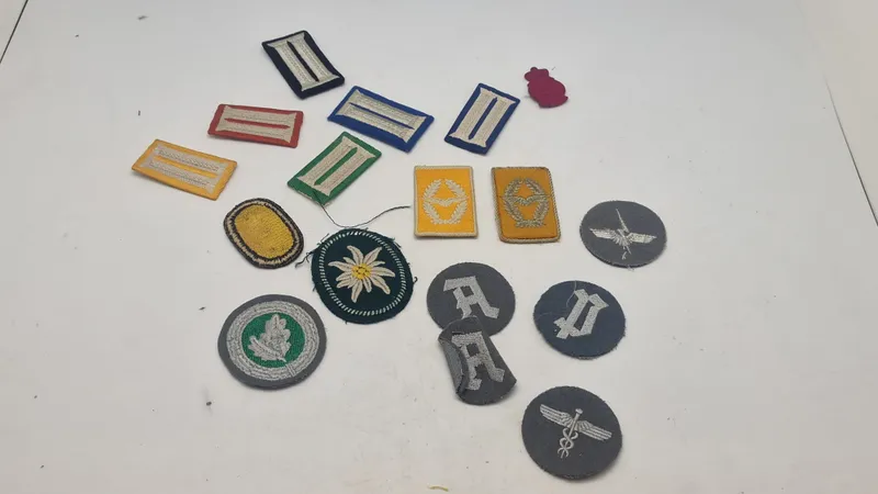 Samling originale DDR mærker