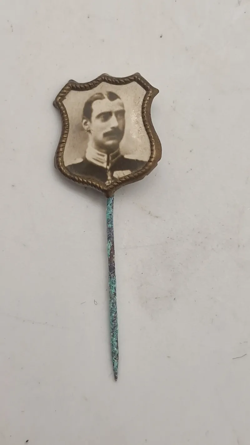 Original Kong Christian X pin