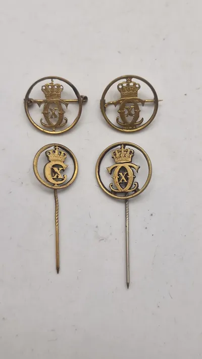 Originale Kong Christian X pins lavet ud af mønter
