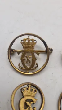 Originale Kong Christian X pins lavet ud af mønter