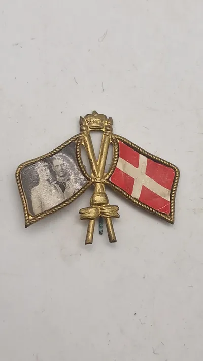 Original Kong Christian X pin