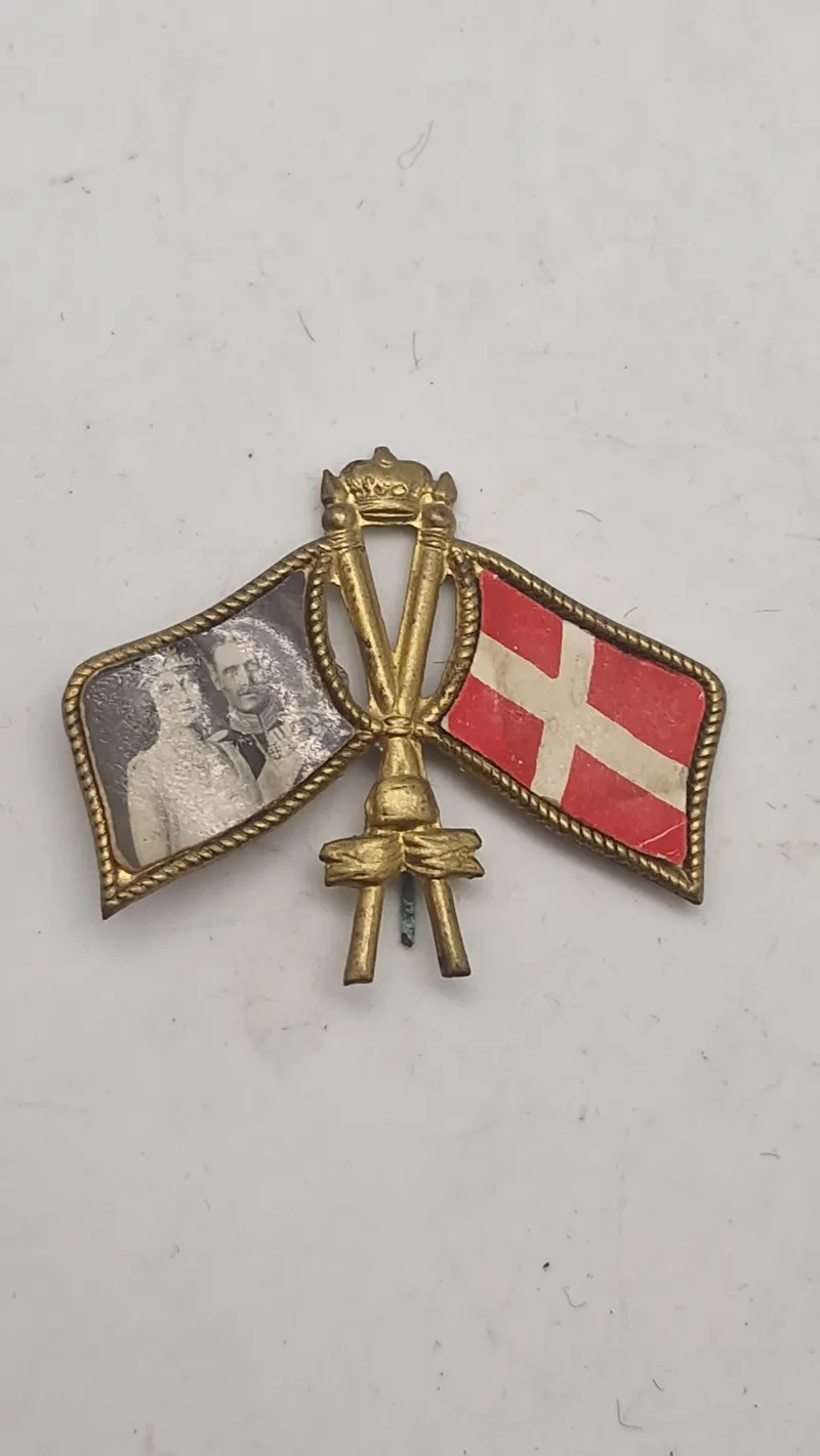 Original Kong Christian X pin