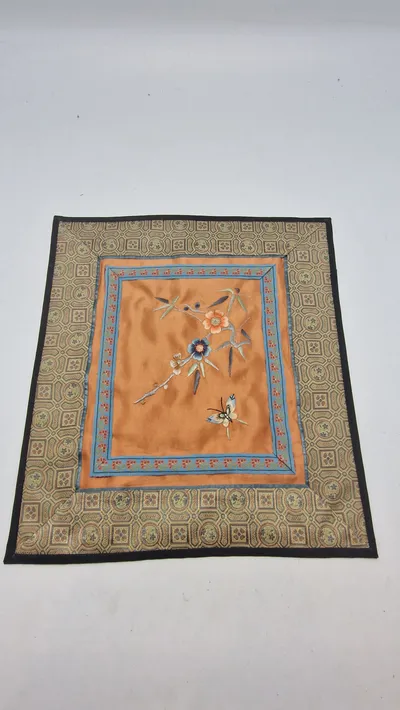 Originalt 18 tals kinesisk broderi silke