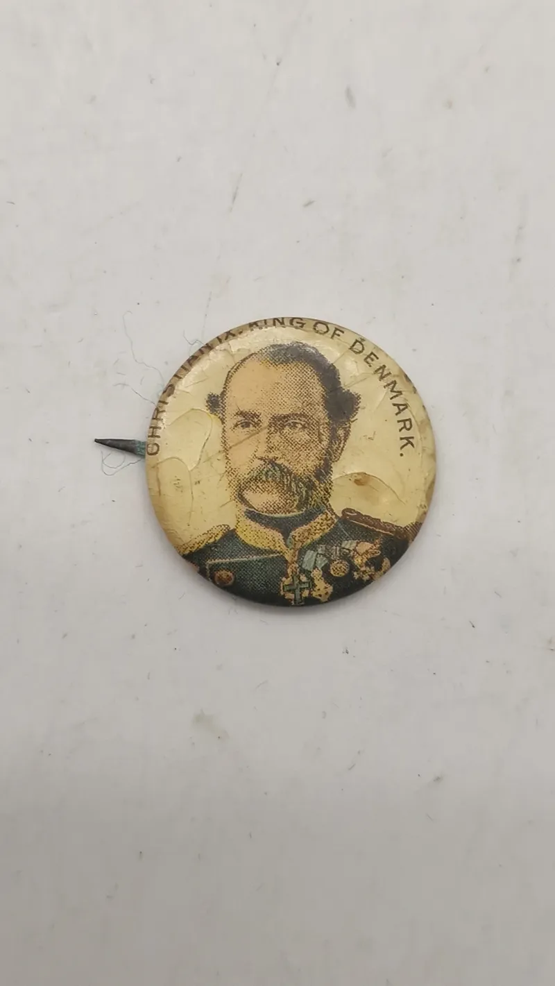 Original Kong Christian IX pin
